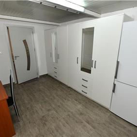 3 Bedroom Villa with Pool & Tennis Court near Sinj, sleeps 8